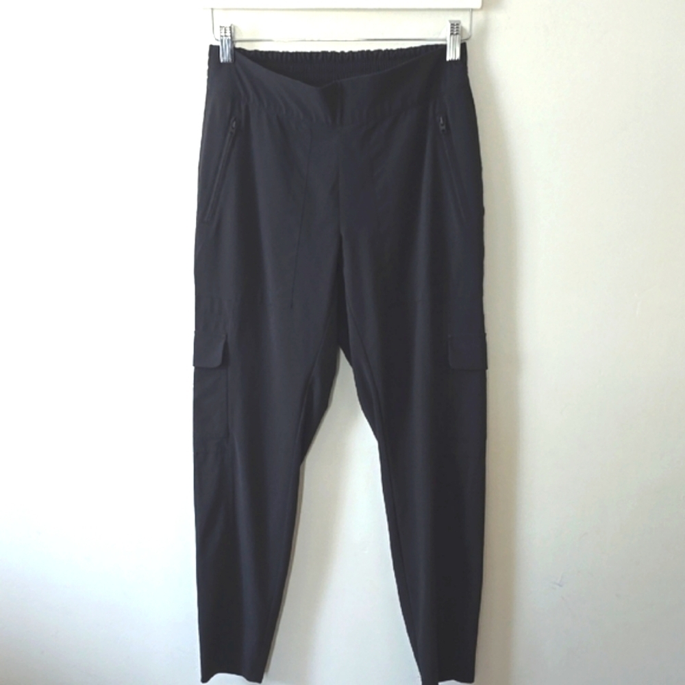 Athleta Black Ankle Cargo Pants sz 4